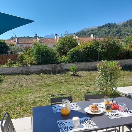Gite Les Rhododendrons Fleurs Des Pyrenees Argeles-Gazost Bagian luar foto