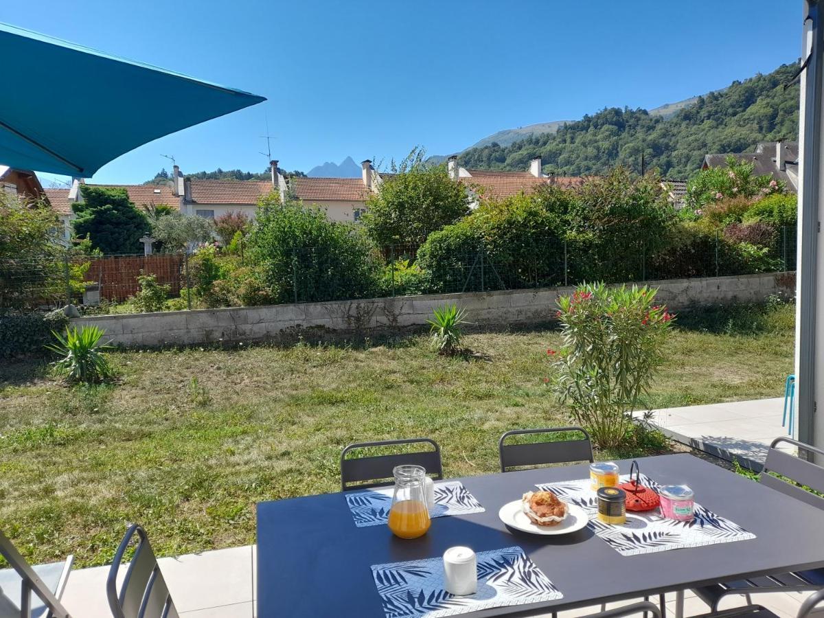 Gite Les Rhododendrons Fleurs Des Pyrenees Argeles-Gazost Bagian luar foto